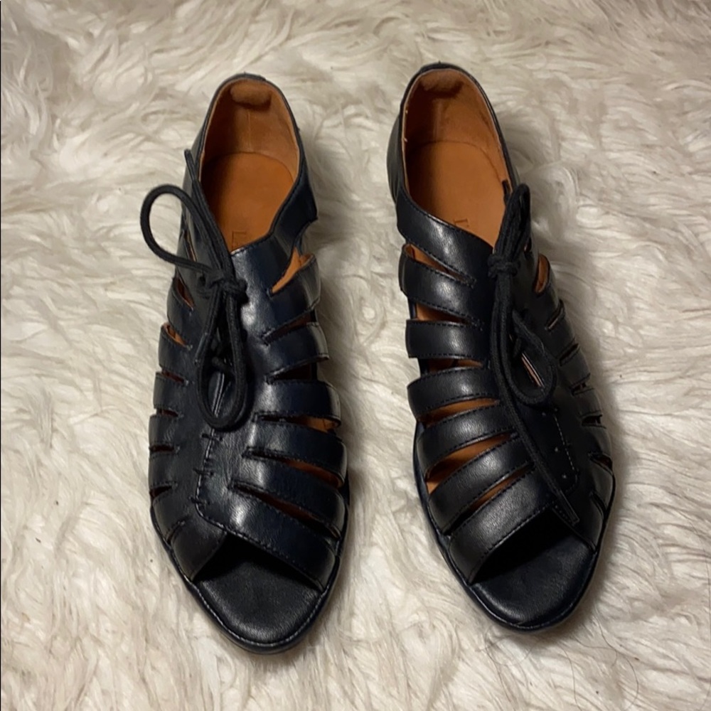 L’Amour DesPieds Leather Wedges